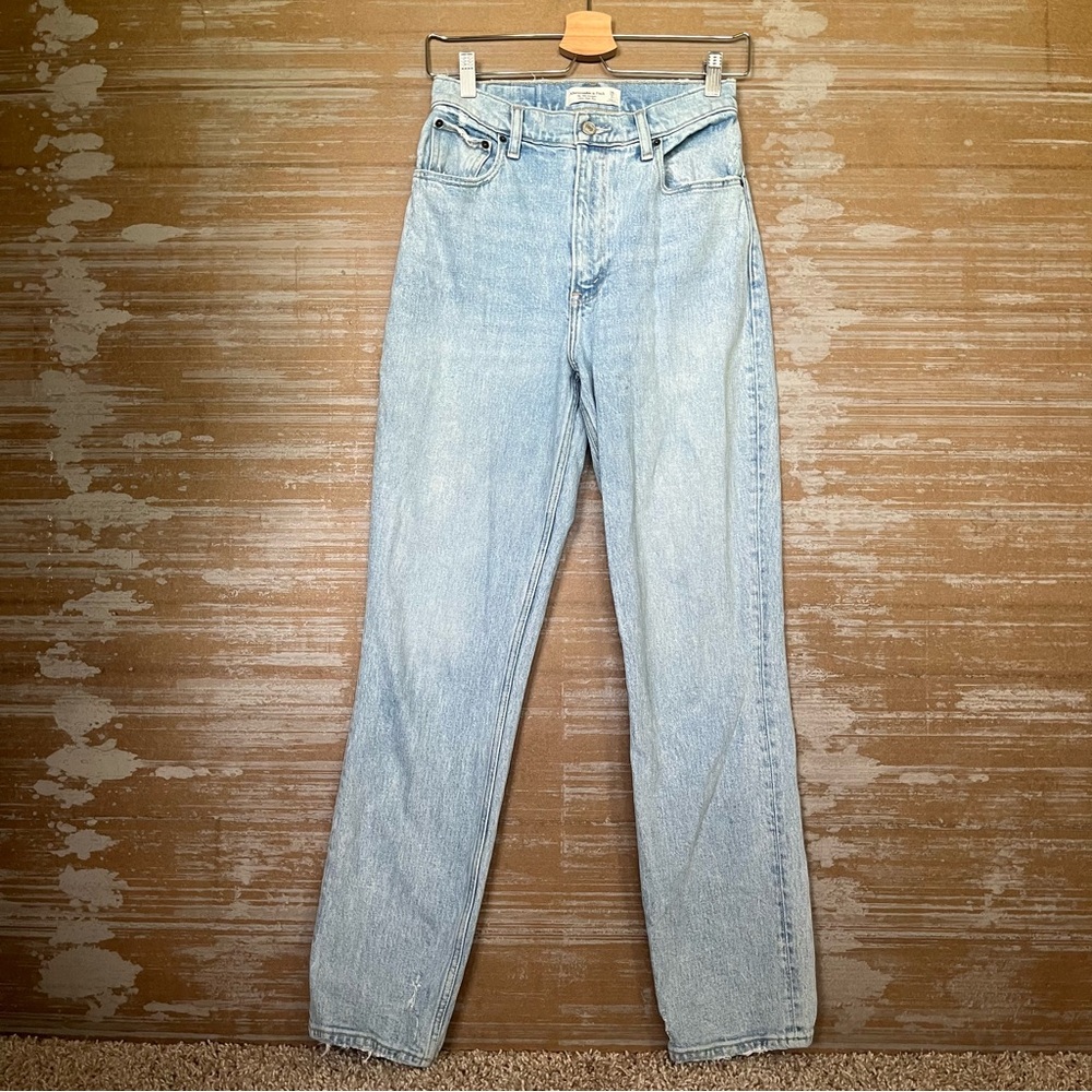 Abercrombie & Fitch 90’s Straight Ultra High Rise Curve Love